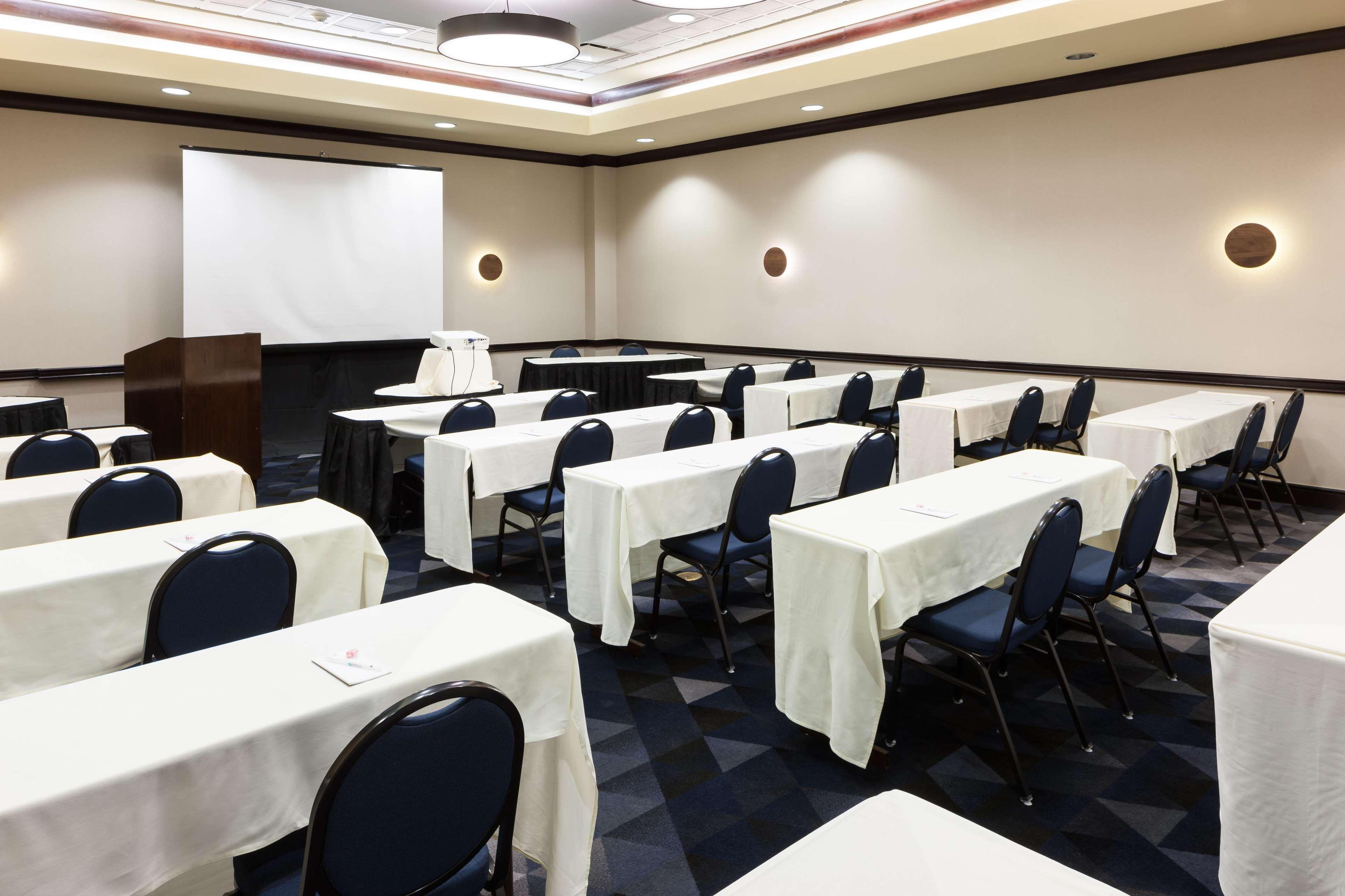Embassy Suites By Hilton Tampa Brandon Heartland Eksteriør bilde