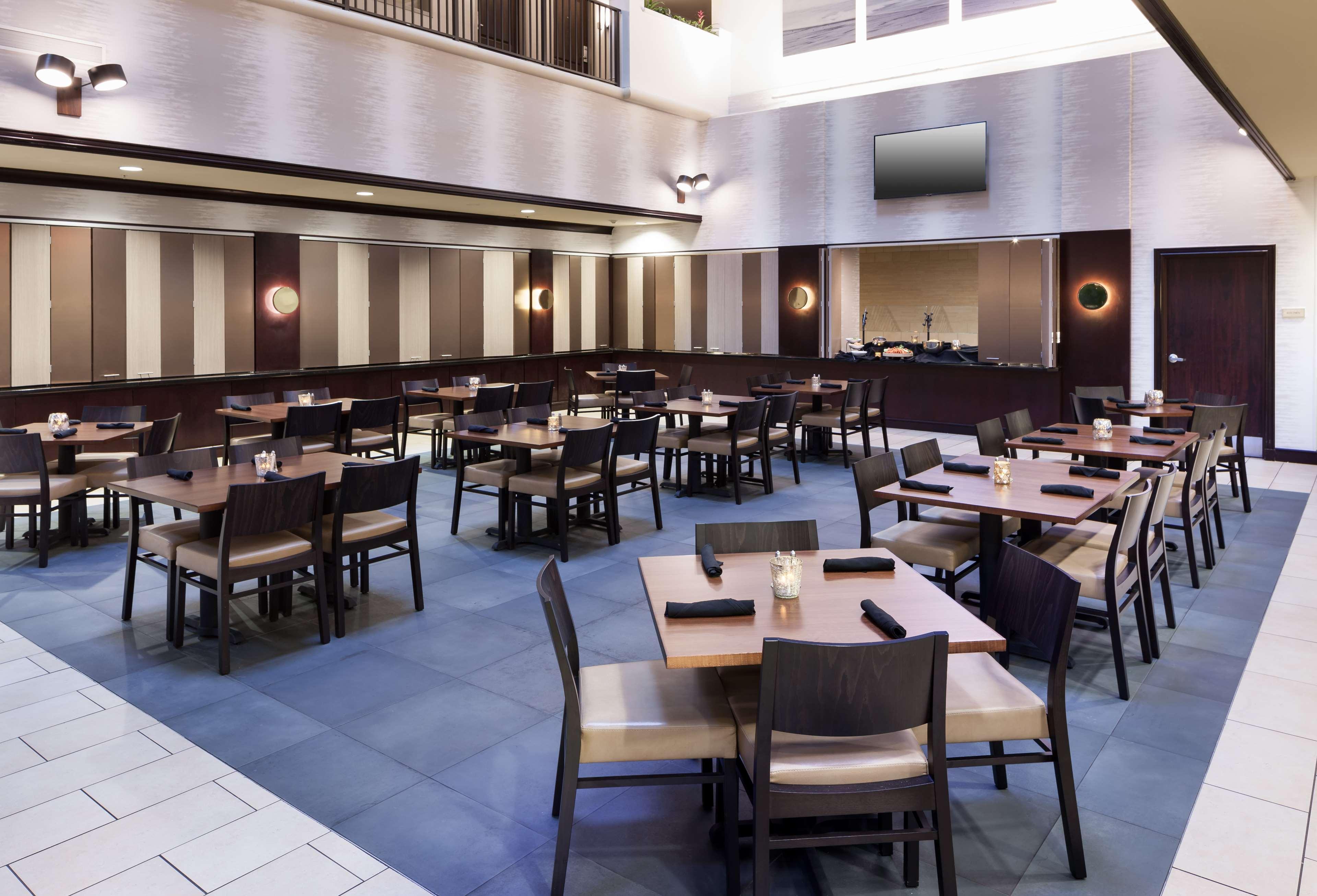 Embassy Suites By Hilton Tampa Brandon Heartland Eksteriør bilde