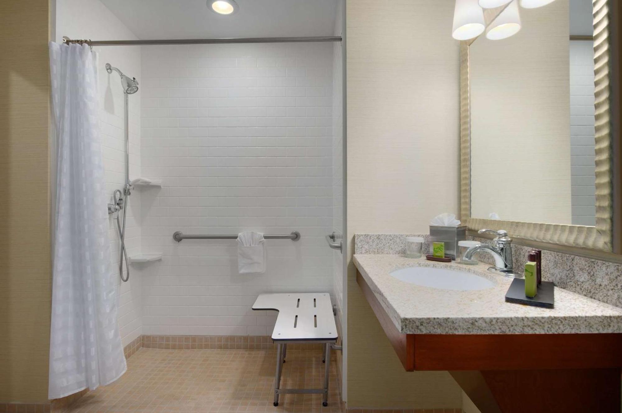 Embassy Suites By Hilton Tampa Brandon Heartland Eksteriør bilde