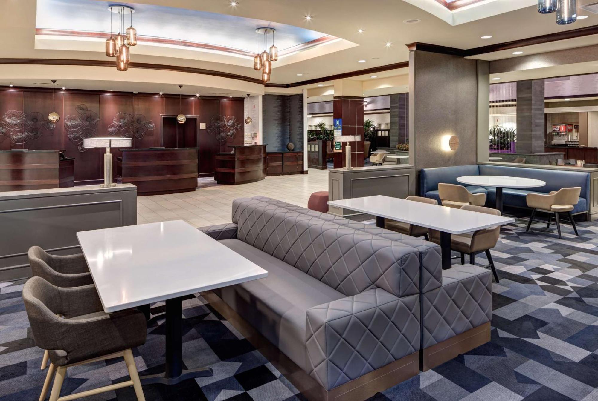 Embassy Suites By Hilton Tampa Brandon Heartland Eksteriør bilde