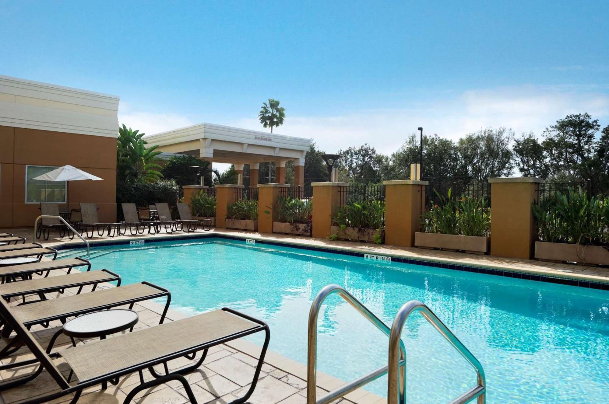 Embassy Suites By Hilton Tampa Brandon Heartland Eksteriør bilde