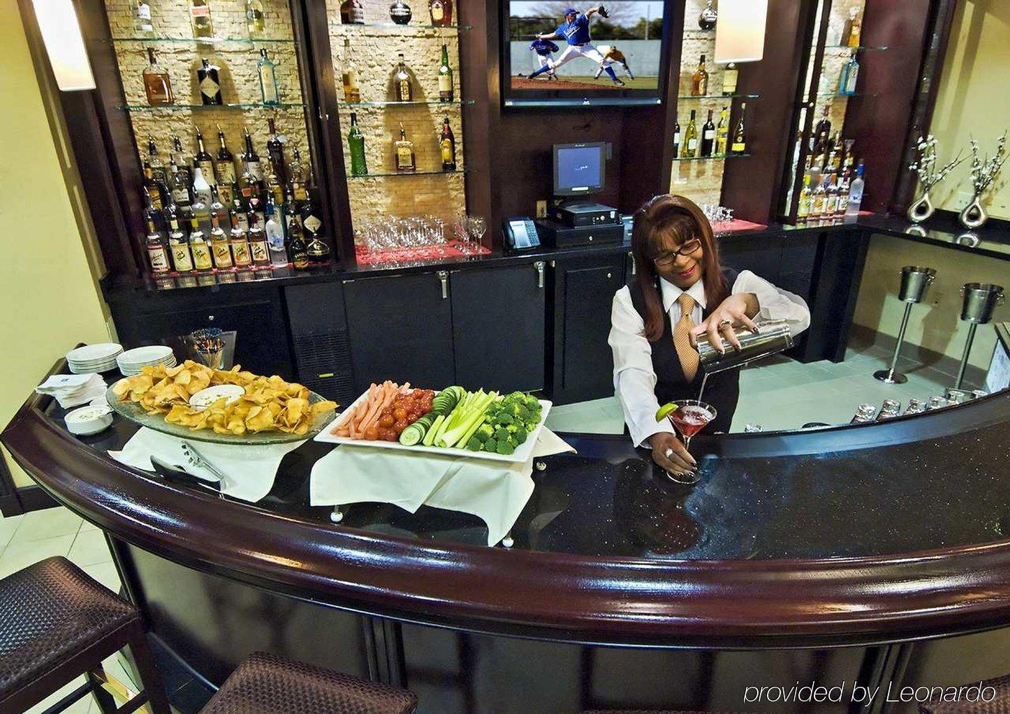 Embassy Suites By Hilton Tampa Brandon Heartland Eksteriør bilde