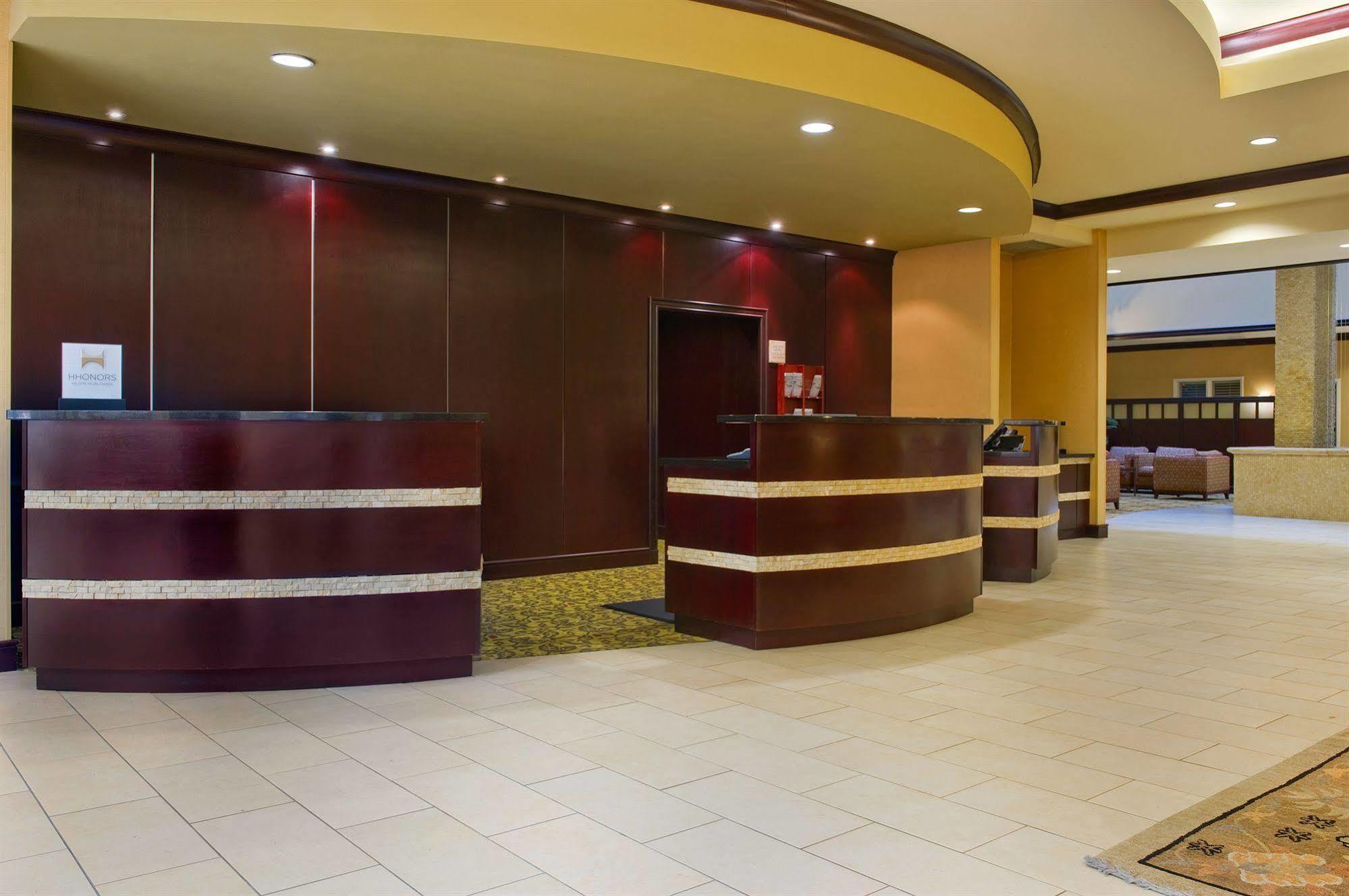 Embassy Suites By Hilton Tampa Brandon Heartland Eksteriør bilde