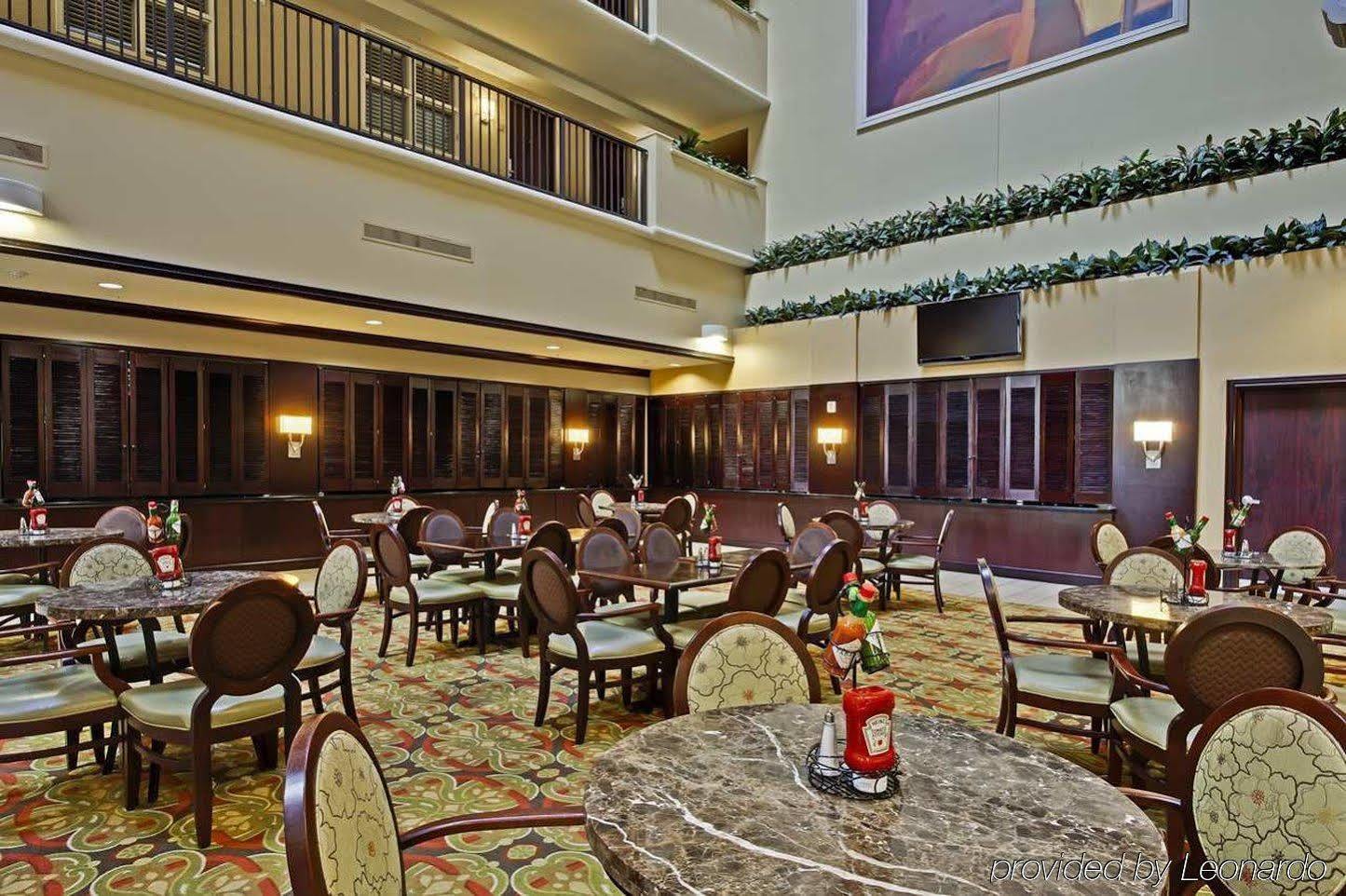 Embassy Suites By Hilton Tampa Brandon Heartland Eksteriør bilde