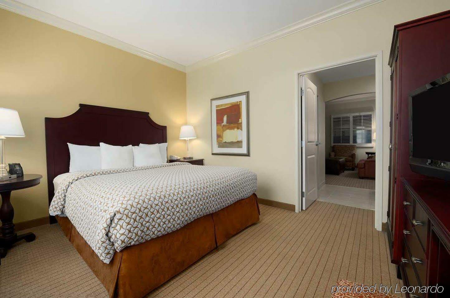 Embassy Suites By Hilton Tampa Brandon Heartland Eksteriør bilde