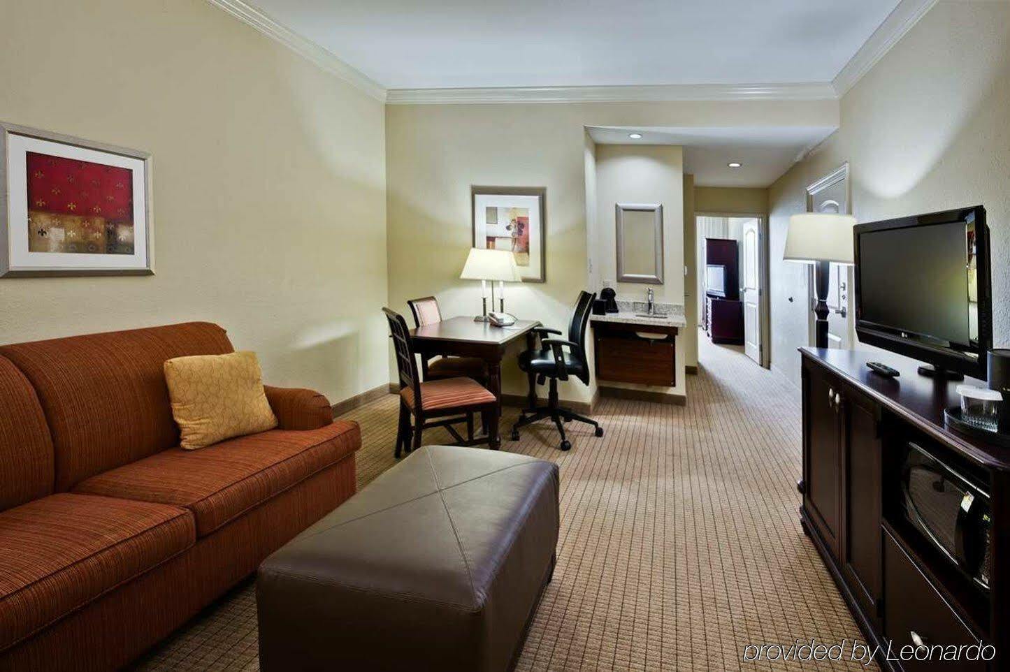 Embassy Suites By Hilton Tampa Brandon Heartland Eksteriør bilde